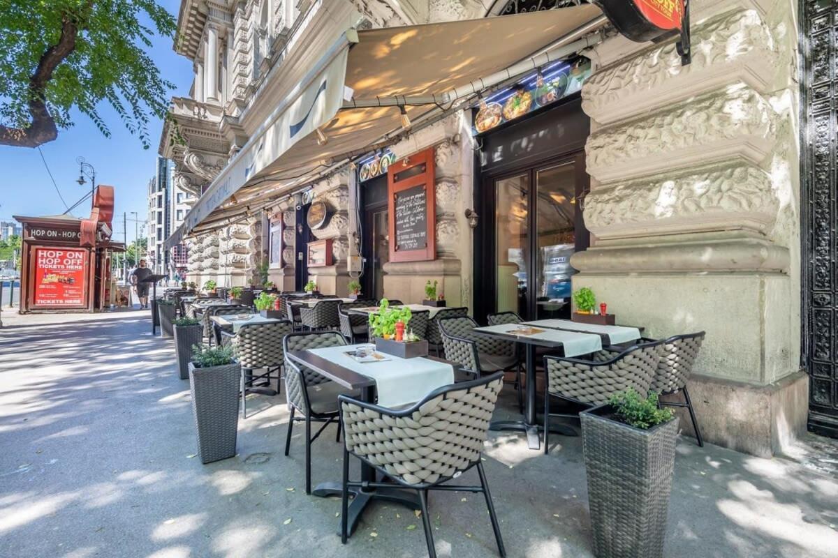 Centrally Located For Solo Traveller Apartment *