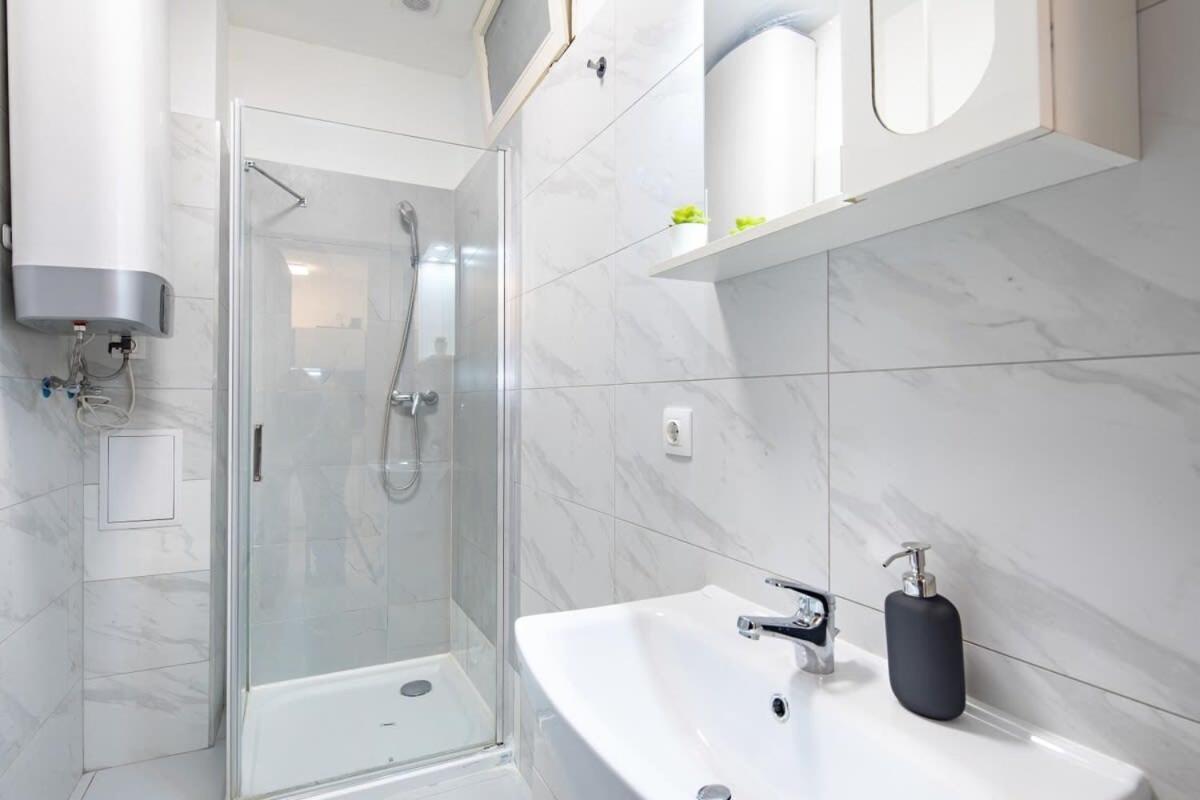Apartman Centrally Located For Solo Traveller *