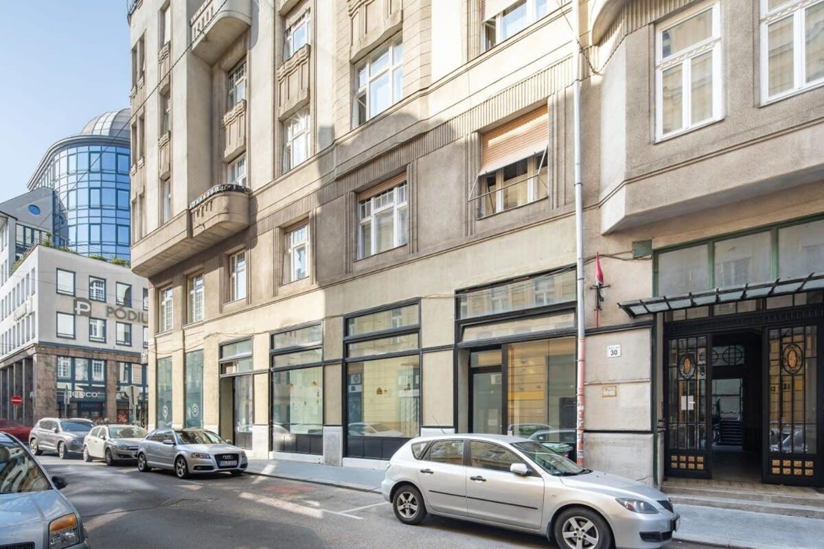 Centrally Located For Solo Traveller Apartman